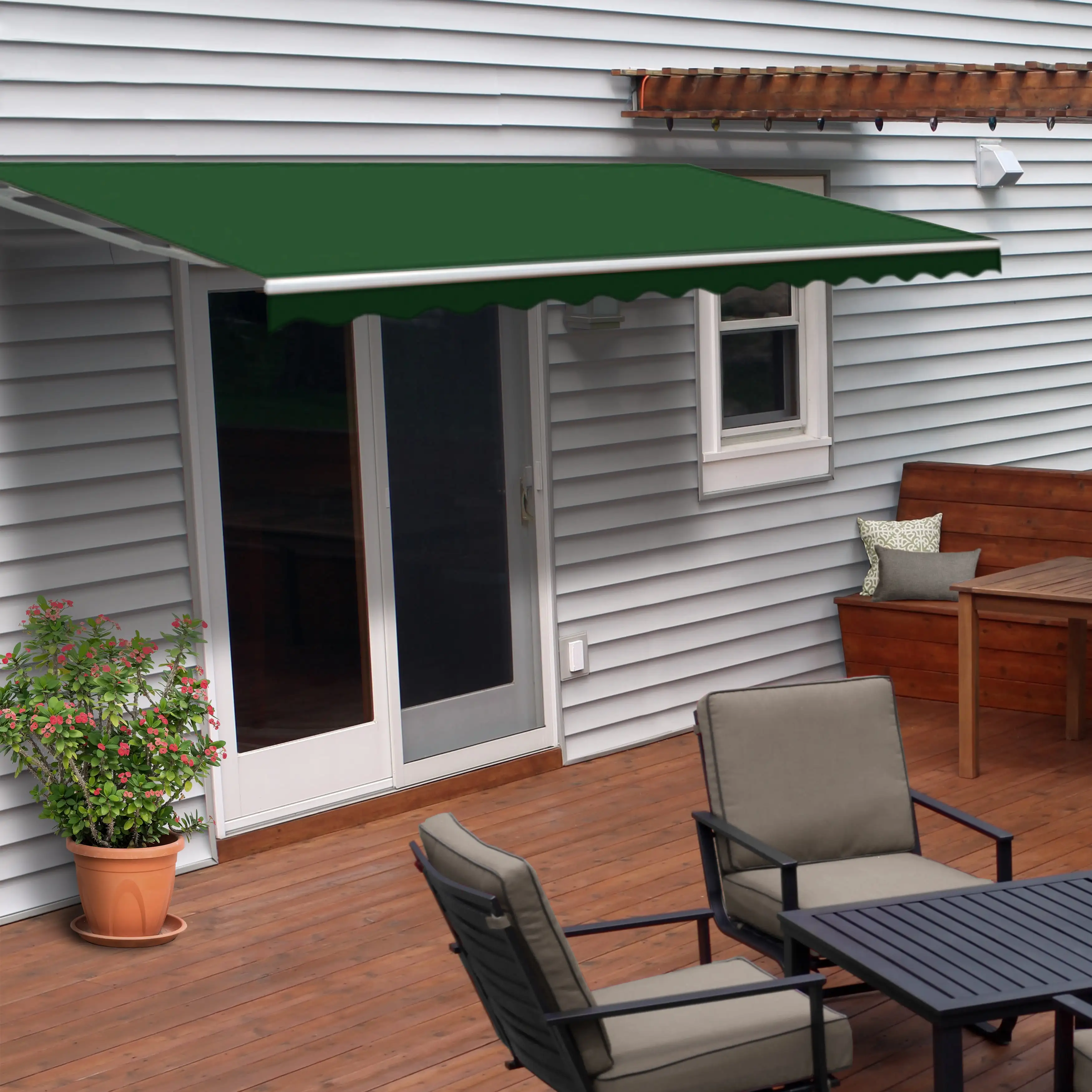 ALEKO 6.5' x 5' Retractable Patio Awning. Green Color