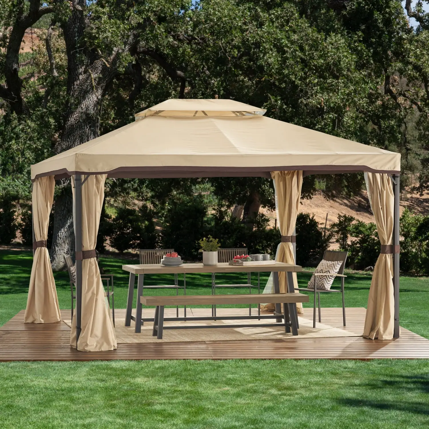 Elegant and spacious Skyline Gazebo for your outdoor events | Create a luxurious and comfortable outdoor space with our beautiful Skyline Gazebo | Stylish and durable Skyline Gazebo for a